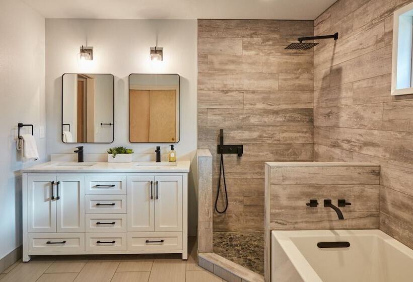 ベッドアンドブレックファースト Bed & Barrel At Stonehouse Cellars