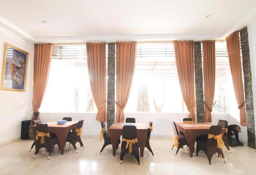 ベッドアンドブレックファースト Grand Ciwareng Inn Hotel And Resort