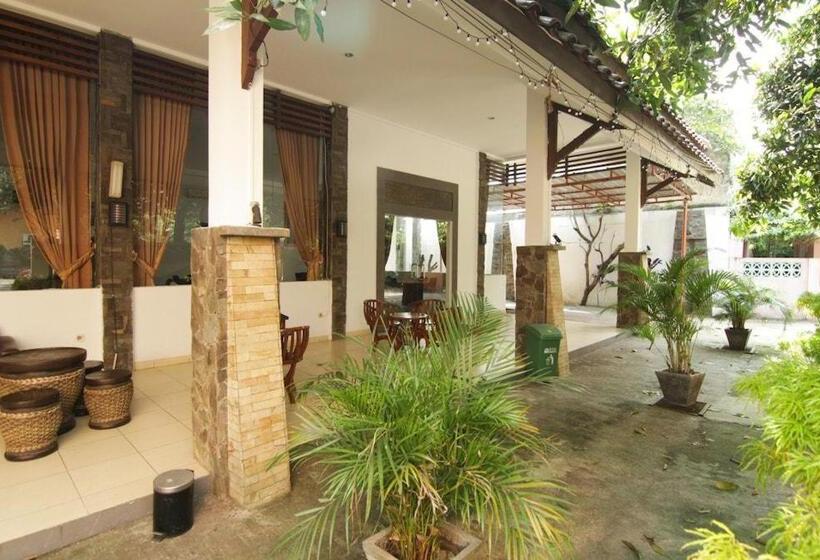 ベッドアンドブレックファースト Grand Ciwareng Inn Hotel And Resort