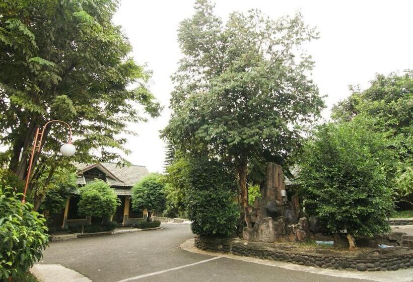 ベッドアンドブレックファースト Grand Ciwareng Inn Hotel And Resort