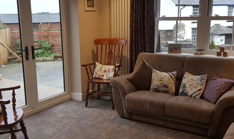 住宿加早餐  Saracens House