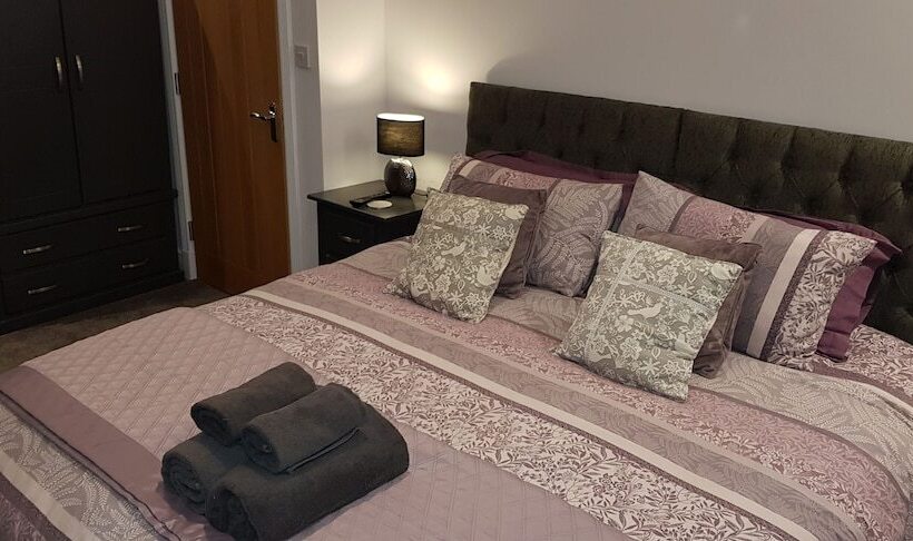 住宿加早餐  Saracens House