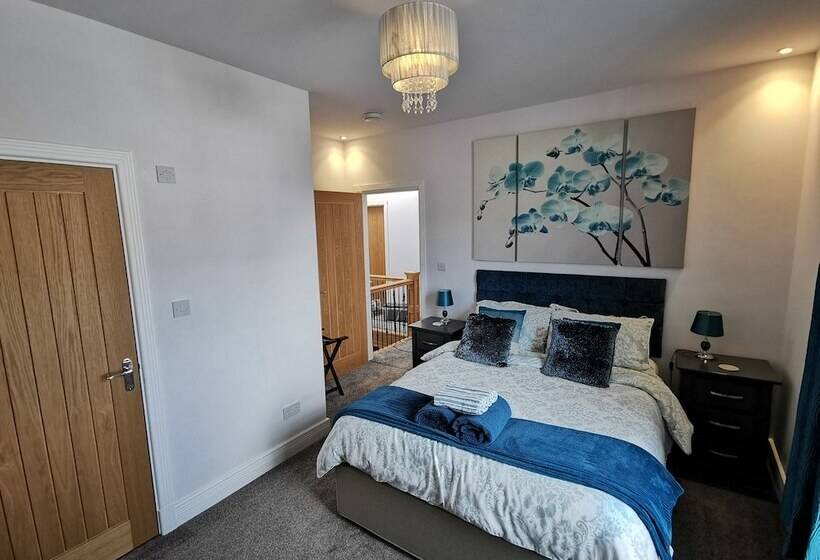 住宿加早餐  Saracens House