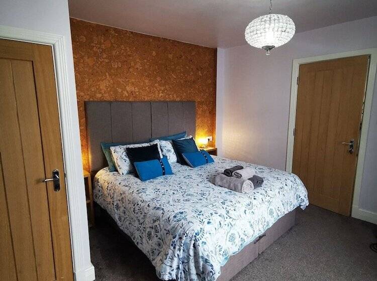 住宿加早餐  Saracens House