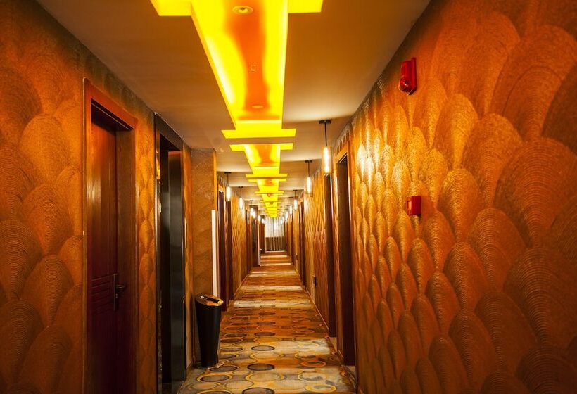 Fun Loving Theme Hotel Of Tengchong