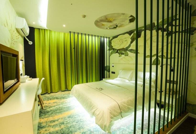 Fun Loving Theme Hotel Of Tengchong