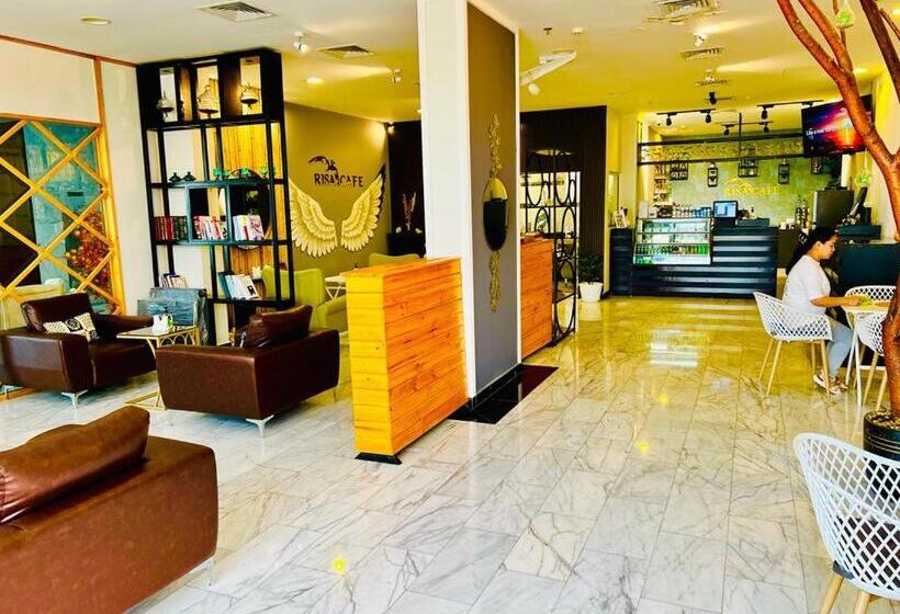 Golden Crown Hotel Alseeb Muscat