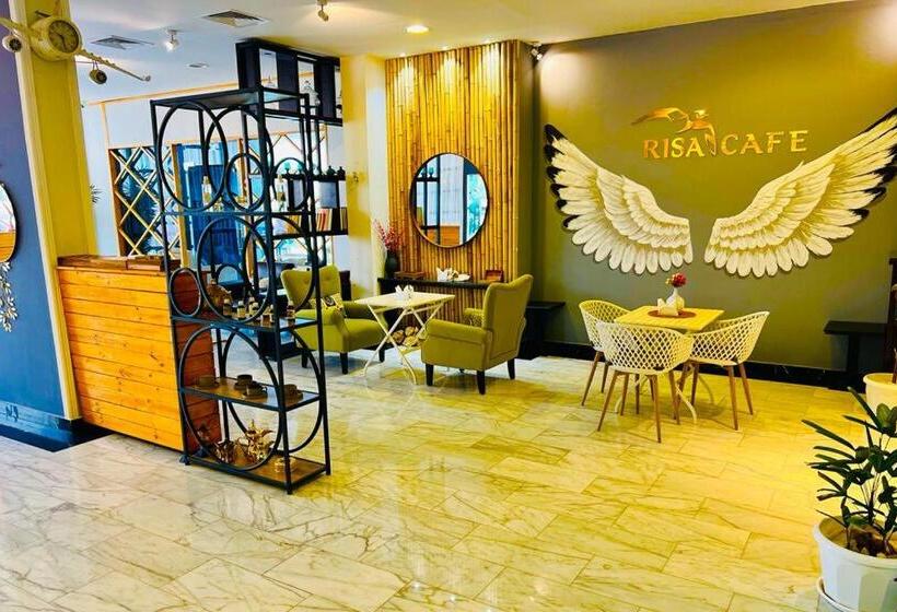 Golden Crown Hotel Alseeb Muscat