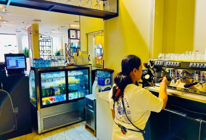 Golden Crown Hotel Alseeb Muscat