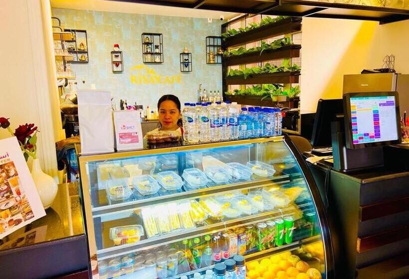 Golden Crown Hotel Alseeb Muscat