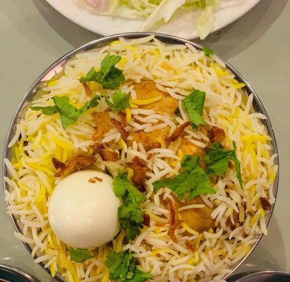 Golden Crown Hotel Alseeb Muscat