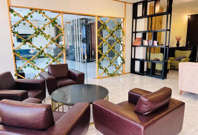 Golden Crown Hotel Alseeb Muscat