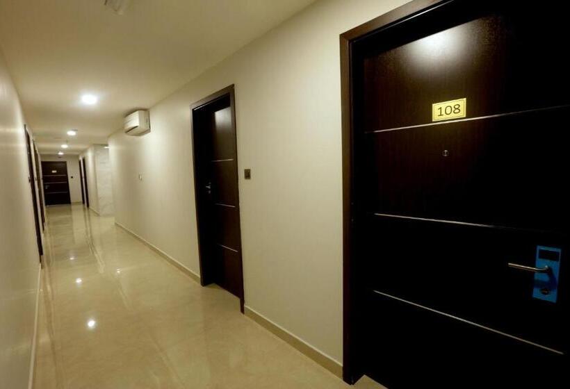 Golden Crown Hotel Alseeb Muscat