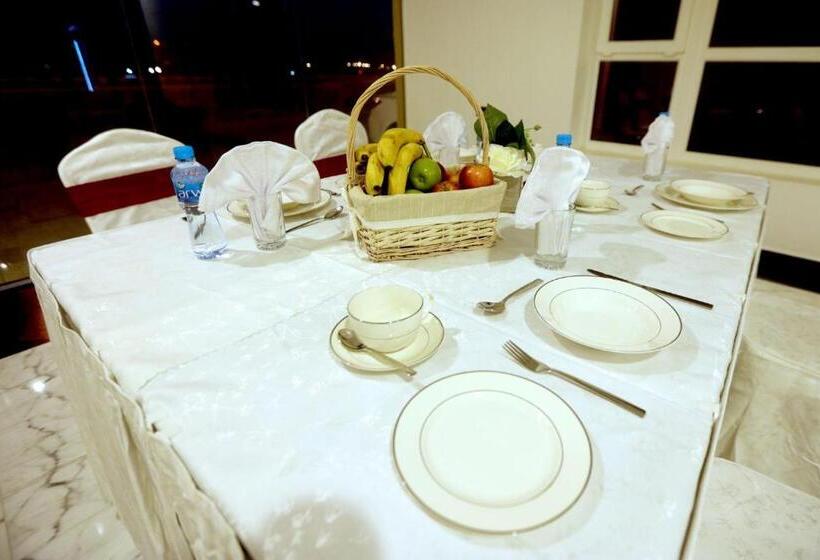 Golden Crown Hotel Alseeb Muscat