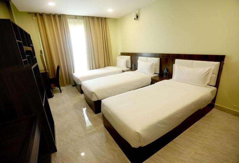 Golden Crown Hotel Alseeb Muscat