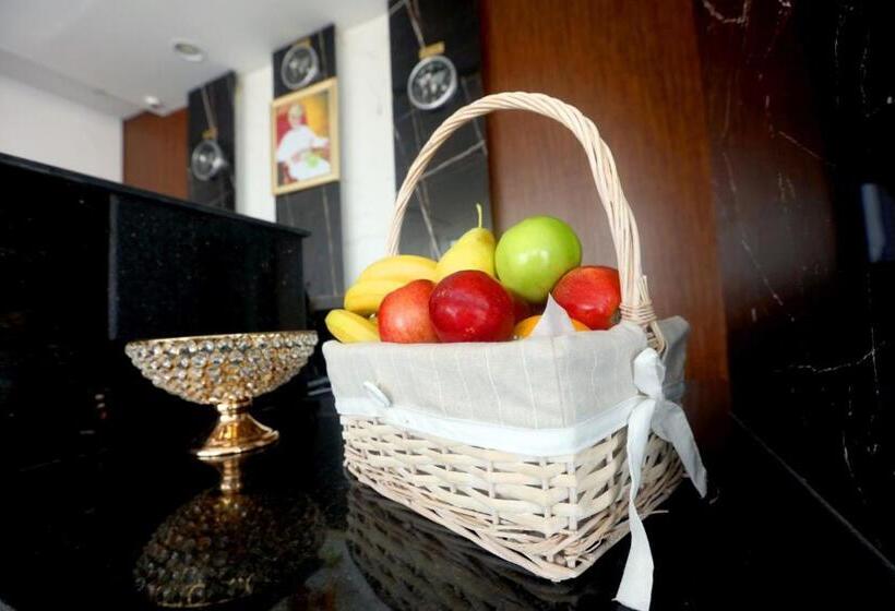 Golden Crown Hotel Alseeb Muscat