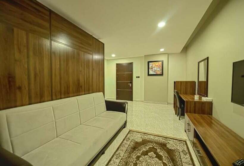 Golden Crown Hotel Alseeb Muscat