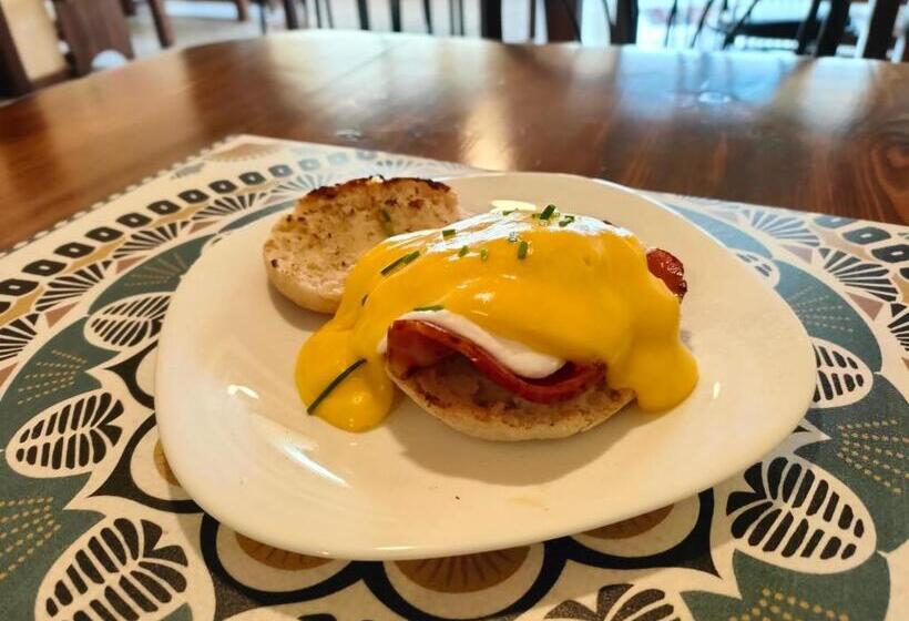 Grotto's Paradise B&b