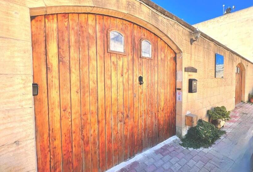 Grotto's Paradise B&b