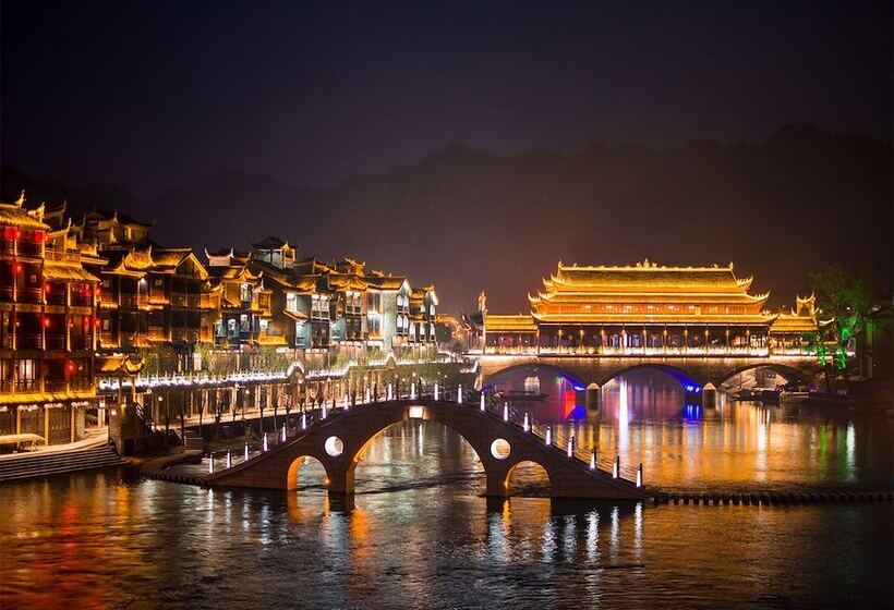 פונדק Fenghuang Joy Riverview