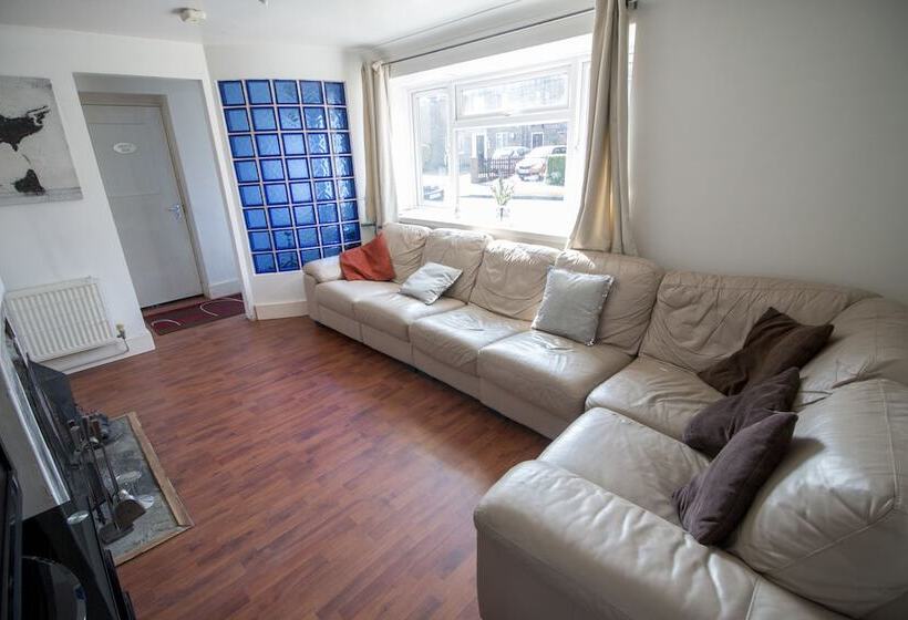 여관 Lovely Rooms In A Quiet Place Of Woking