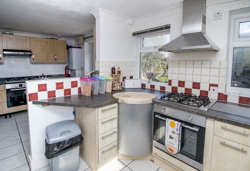 여관 Lovely Rooms In A Quiet Place Of Woking