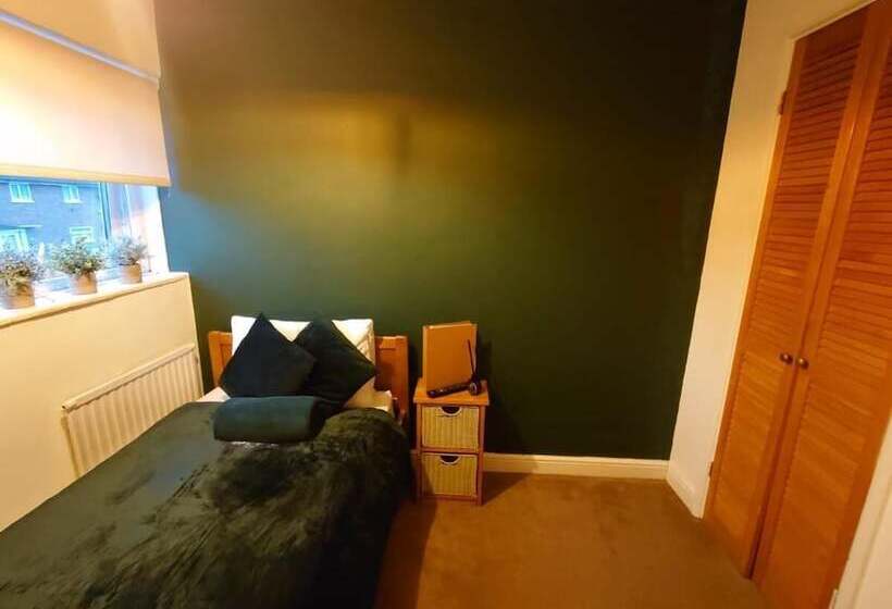 פונדק Lovely Rooms In A Quiet Place Of Woking