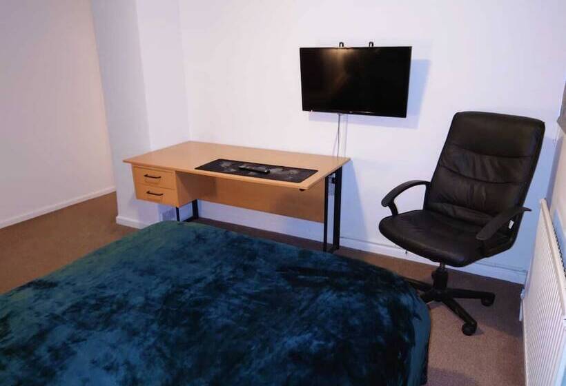 פונדק Lovely Rooms In A Quiet Place Of Woking