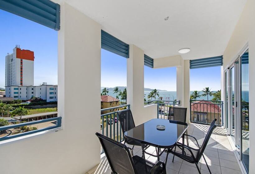 פונדק Madison Ocean Breeze Apartments