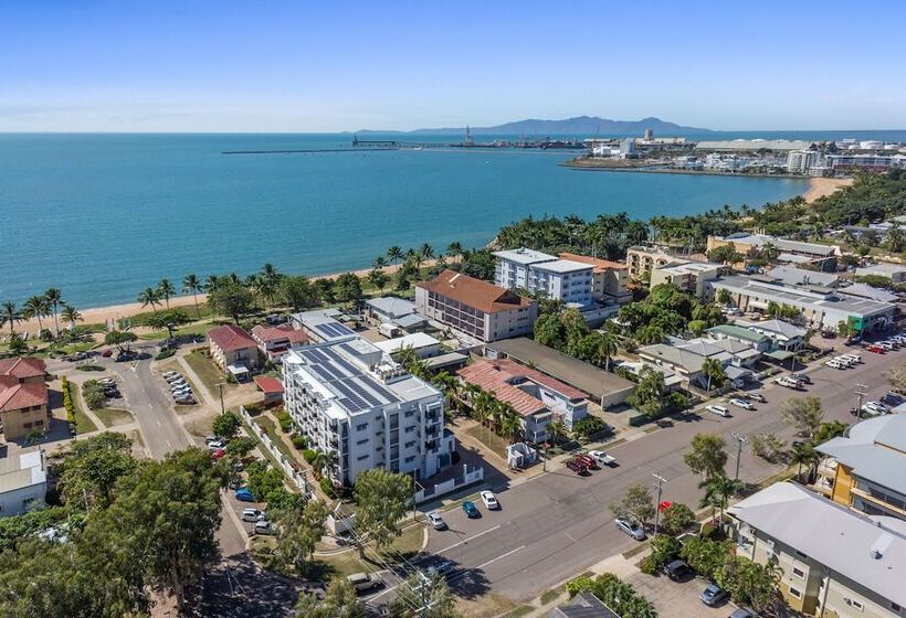 פונדק Madison Ocean Breeze Apartments