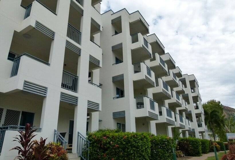 פונדק Madison Ocean Breeze Apartments