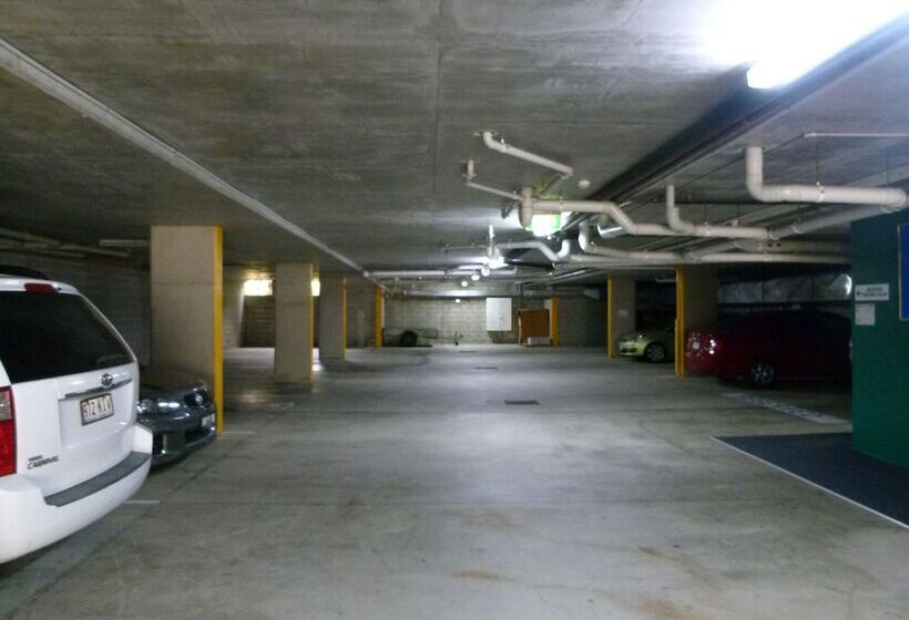 פונדק Madison Ocean Breeze Apartments