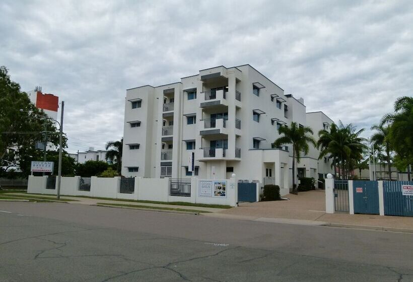 פונדק Madison Ocean Breeze Apartments