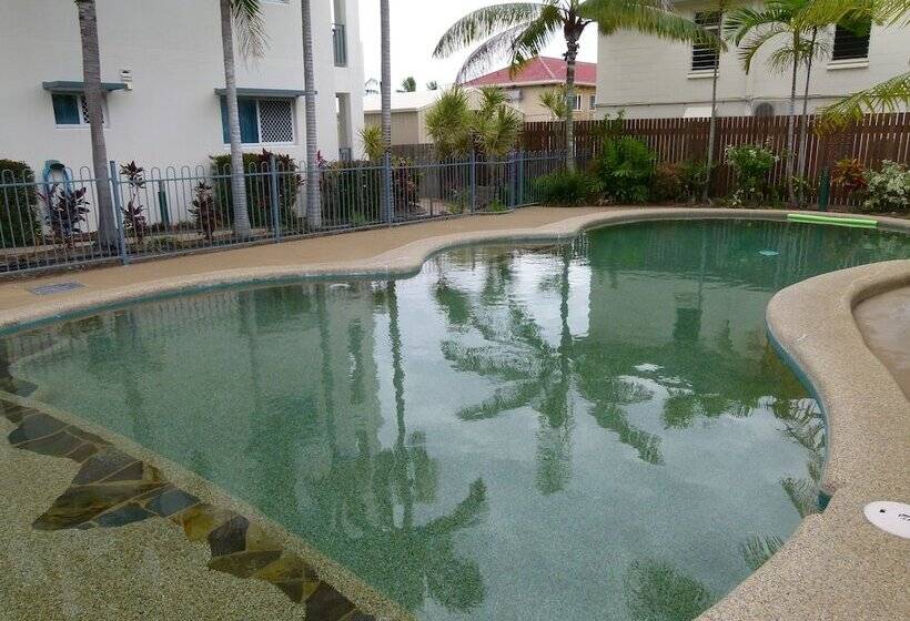 פונדק Madison Ocean Breeze Apartments