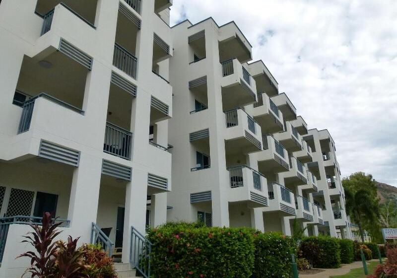 פונדק Madison Ocean Breeze Apartments