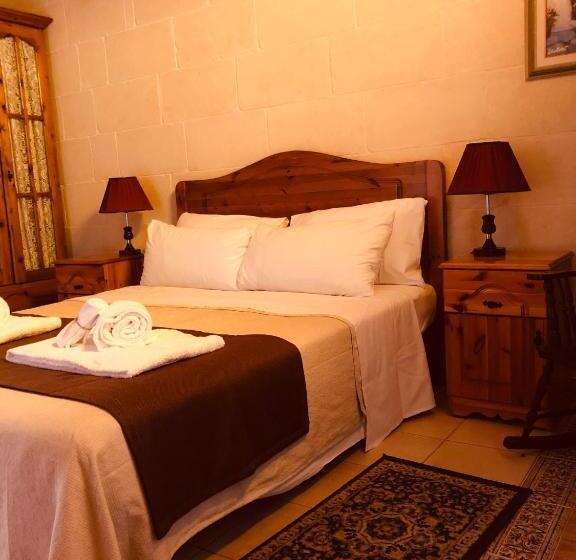 مسافرخانه Narcisa Farmhouse B&b