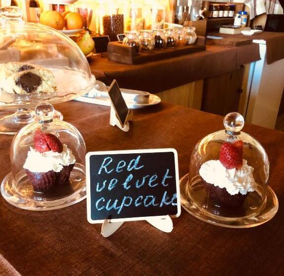 مسافرخانه Narcisa Farmhouse B&b