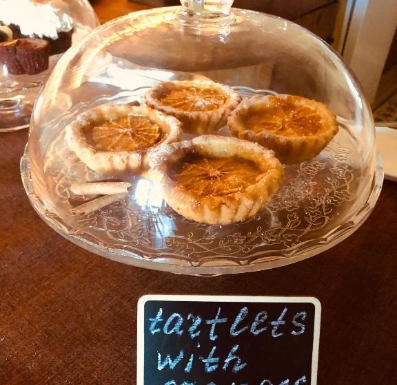 مسافرخانه Narcisa Farmhouse B&b