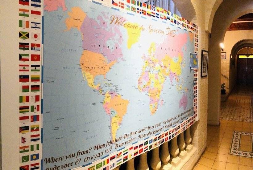 مسافرخانه Narcisa Farmhouse B&b