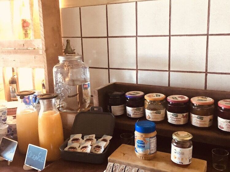 مسافرخانه Narcisa Farmhouse B&b