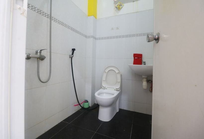 فندق فئة نجمة واحدة Reddoorz Syariah Near Bscc Dome