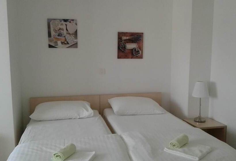 Хостел Rooms Stella