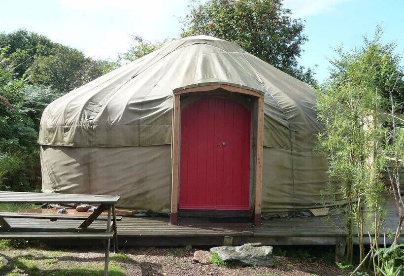 여관 Yurt Luxury & Bathouse