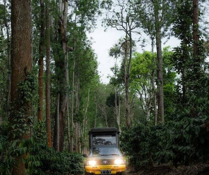 בית מלון כפרי Ama Plantation Trails , Coorg