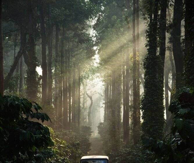 בית מלון כפרי Ama Plantation Trails , Coorg