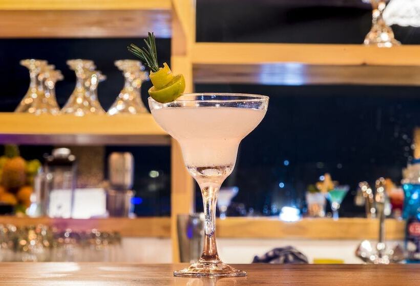 Отель Azur Paradise