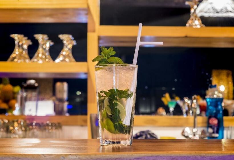 Отель Azur Paradise