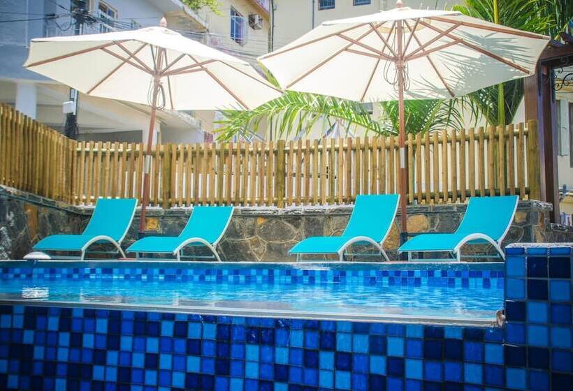 Отель Azur Paradise