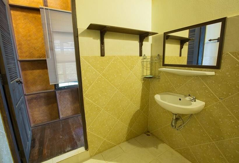 酒店 Baan Suphanbhum Teddu Inn Maekampong