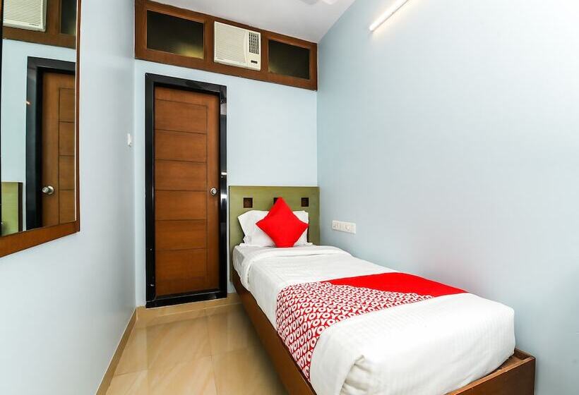 בית מלון כפרי Balaji Grand